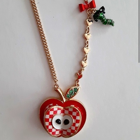 New Betsey Johnson BACK TO COOL APPLE PENDANT RED - Picture 5 of 7
